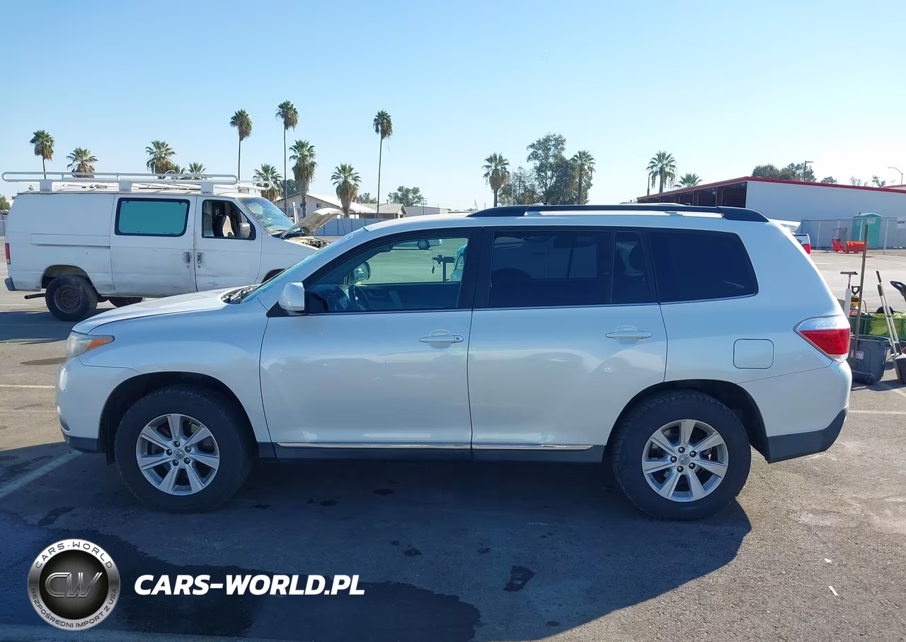 2011 Toyota Highlander Base V6 VIN:5TDZK3EH6BS048944 - 14