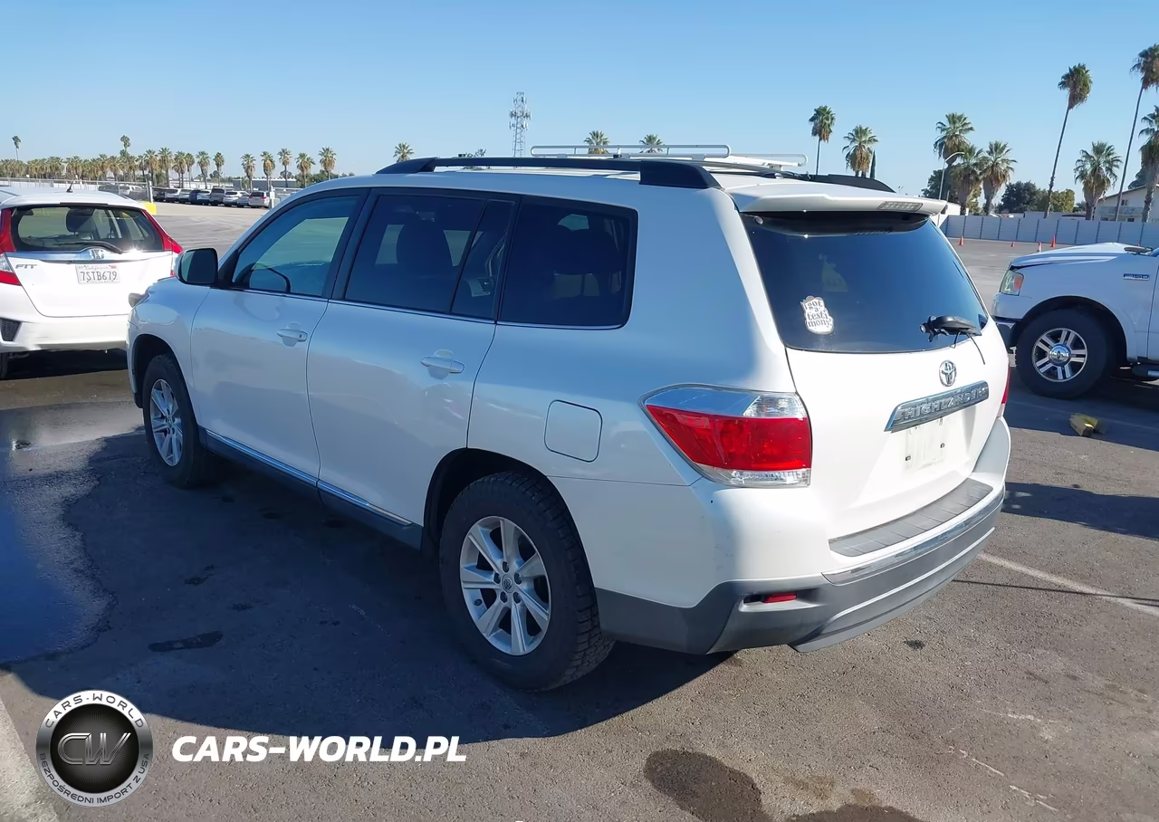 2011 Toyota Highlander Base V6 VIN:5TDZK3EH6BS048944 - 3