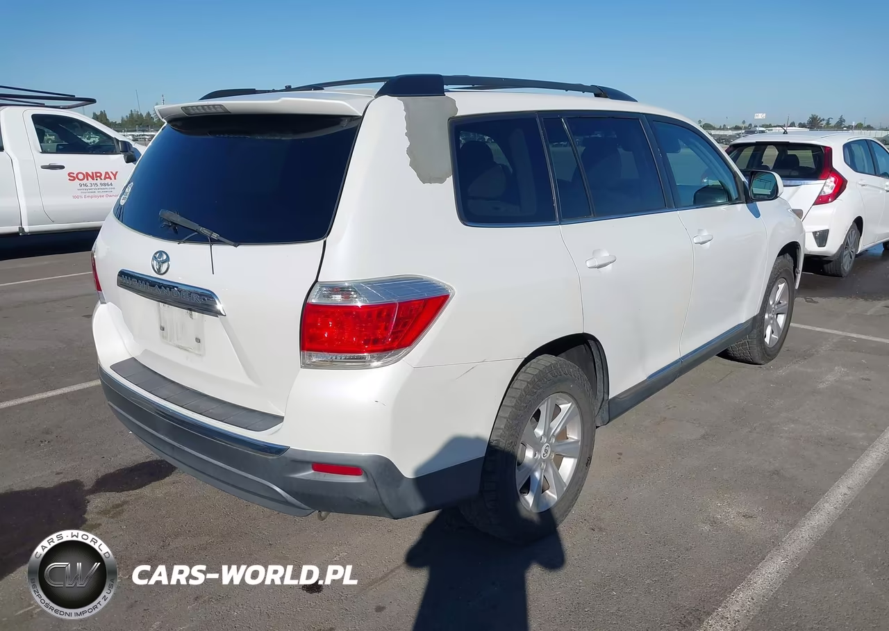 2011 Toyota Highlander Base V6 VIN:5TDZK3EH6BS048944 - 4