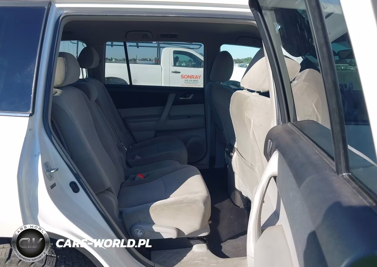 2011 Toyota Highlander Base V6 VIN:5TDZK3EH6BS048944 - 8