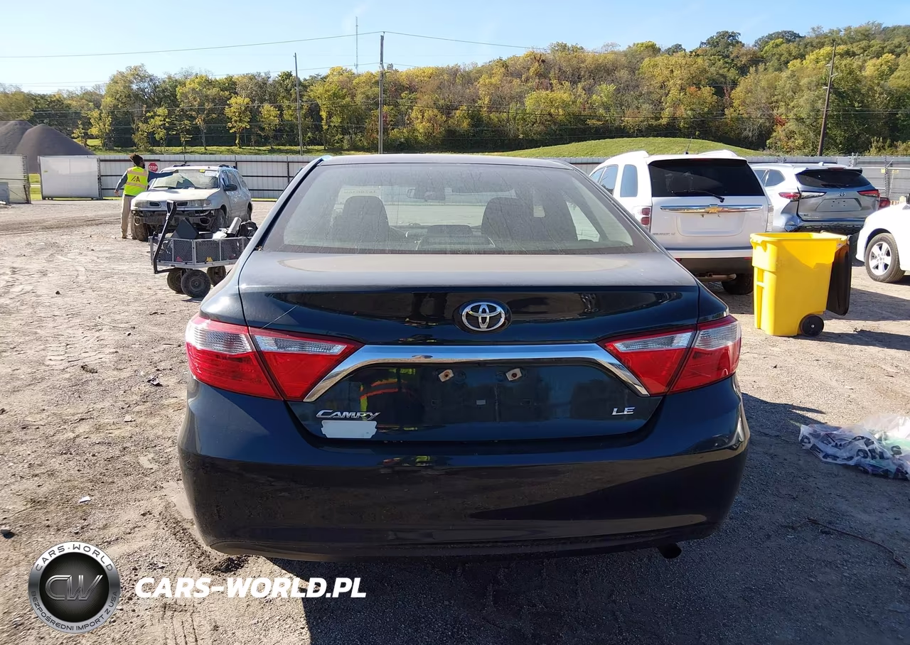 2017 Toyota Camry Le VIN:4T1BF1FK8HU444572 - 16