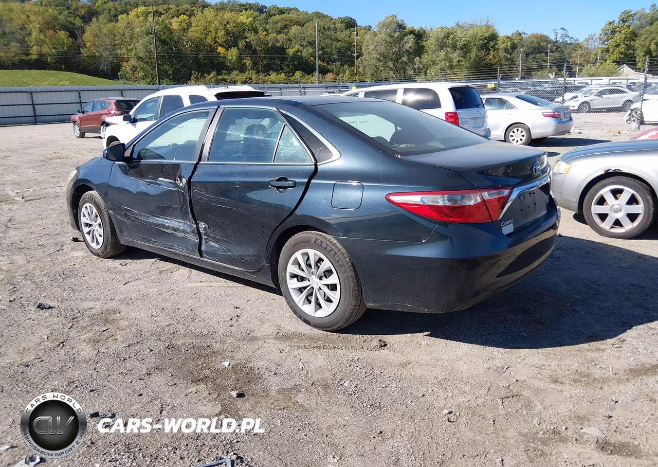 2017 Toyota Camry Le VIN:4T1BF1FK8HU444572 - 3