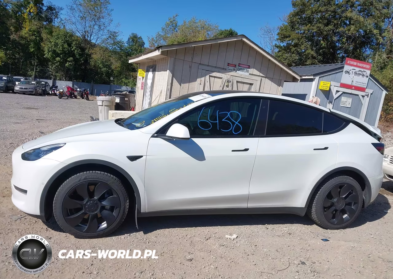 2022 Tesla Model Y Long Range Dual Motor All-Wheel Drive VIN:7SAYGDEE9NA012098 - 14