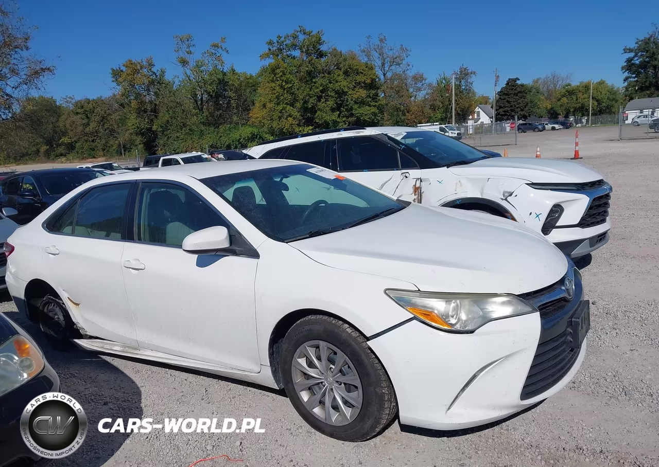 2015 Toyota Camry Le VIN:4T4BF1FK1FR506025 - 13