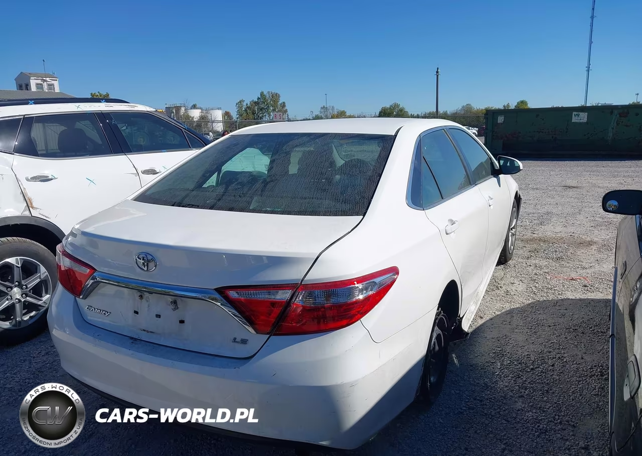 2015 Toyota Camry Le VIN:4T4BF1FK1FR506025 - 4