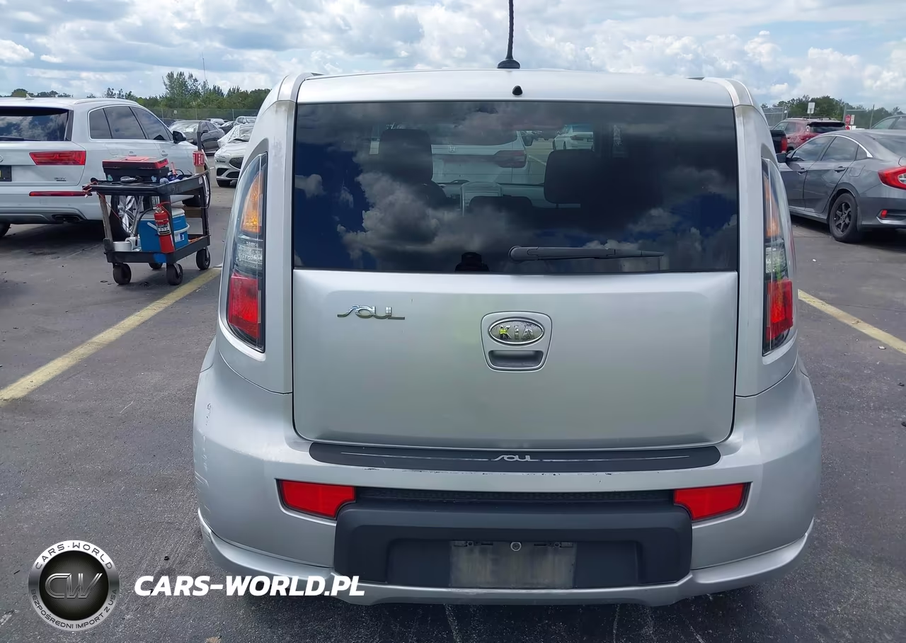 2011 Kia Soul + VIN:KNDJT2A29B7339194 - 16