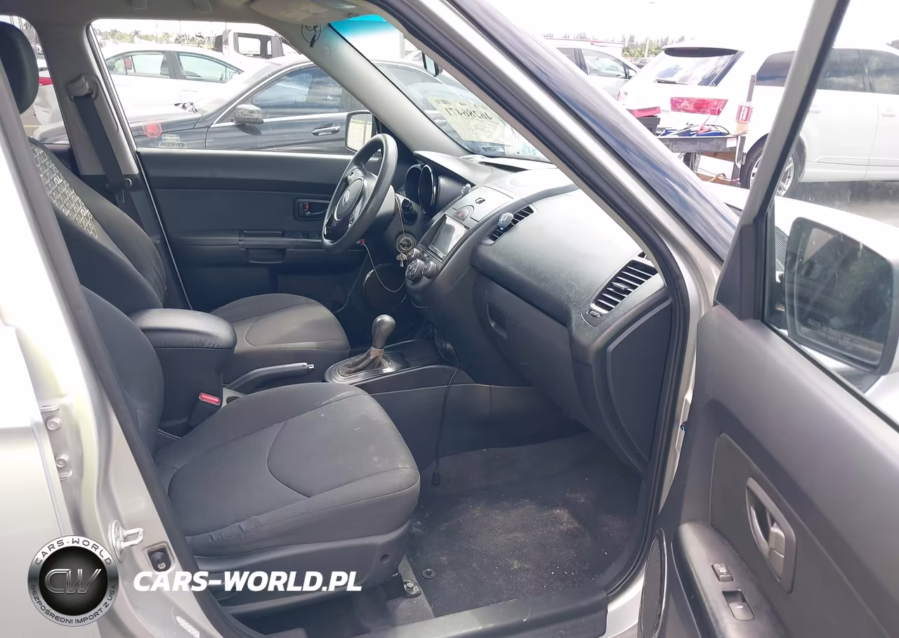 2011 Kia Soul + VIN:KNDJT2A29B7339194 - 5