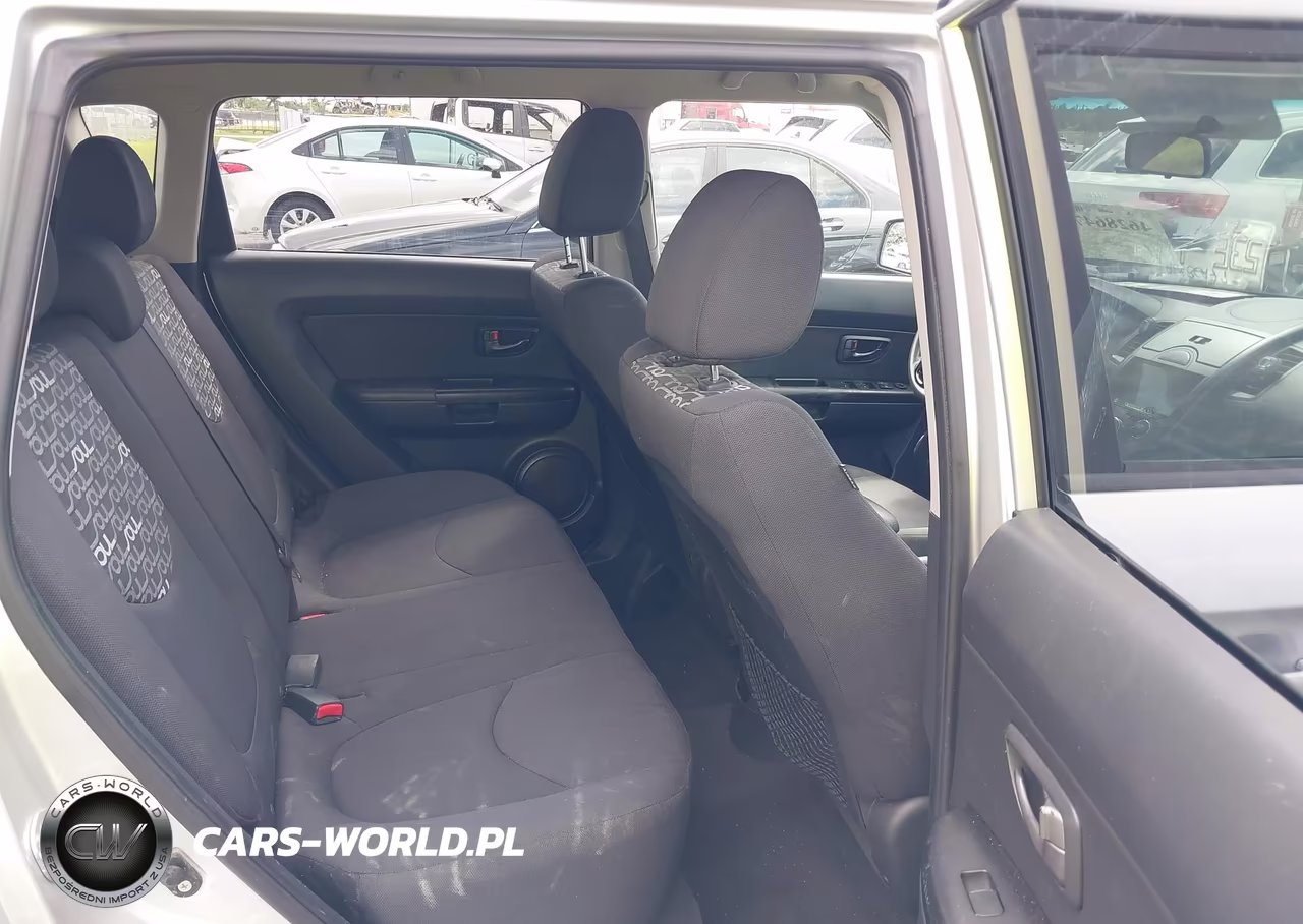 2011 Kia Soul + VIN:KNDJT2A29B7339194 - 8