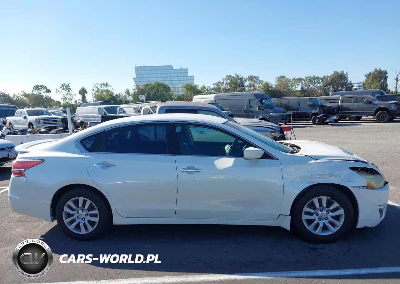2015 Nissan Altima 2.5 S VIN:1N4AL3AP1FC273678 - 13
