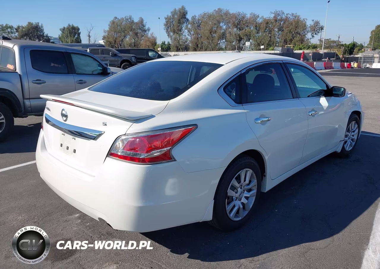 2015 Nissan Altima 2.5 S VIN:1N4AL3AP1FC273678 - 4