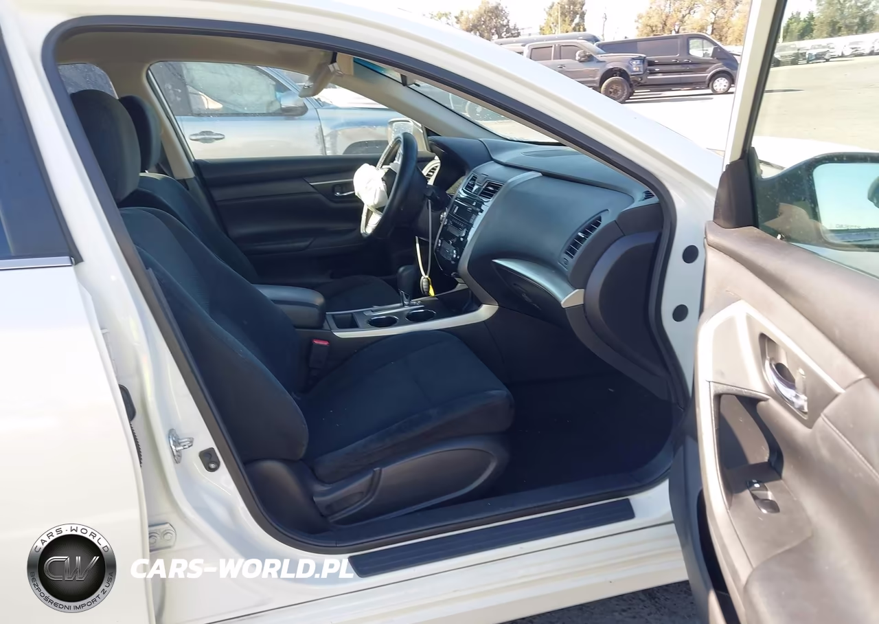 2015 Nissan Altima 2.5 S VIN:1N4AL3AP1FC273678 - 5