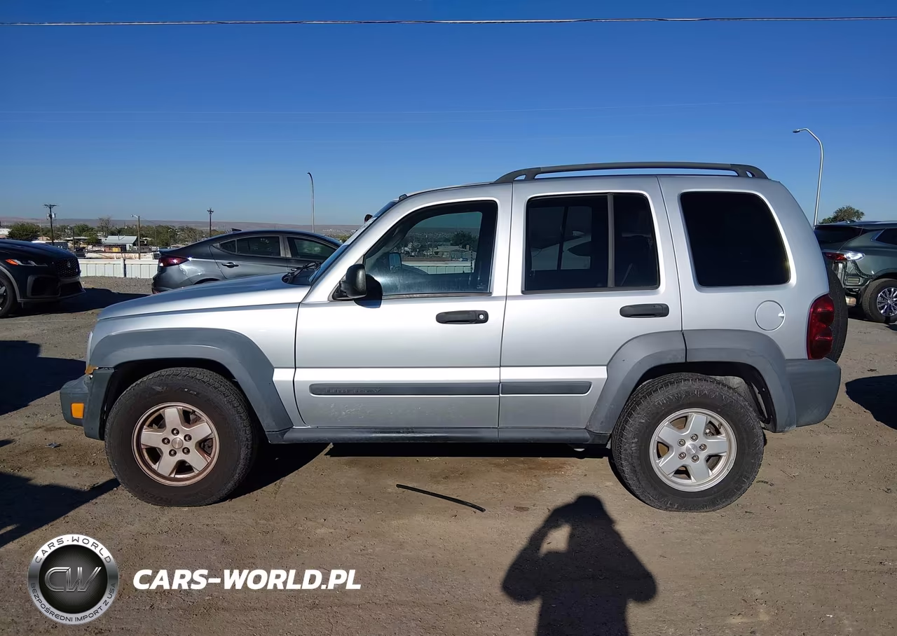 2007 Jeep Liberty Sport VIN:1J4GK48K27W524970 - 14