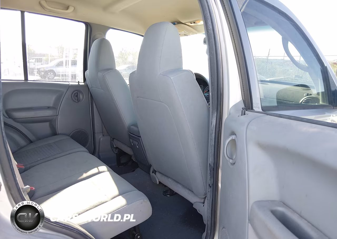 2007 Jeep Liberty Sport VIN:1J4GK48K27W524970 - 8
