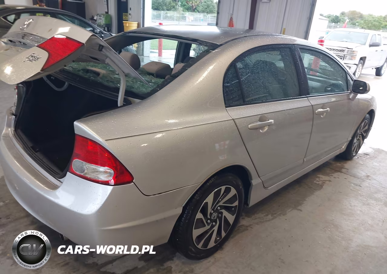 2010 Honda Civic Lx VIN:2HGFA1F52AH318720 - 4