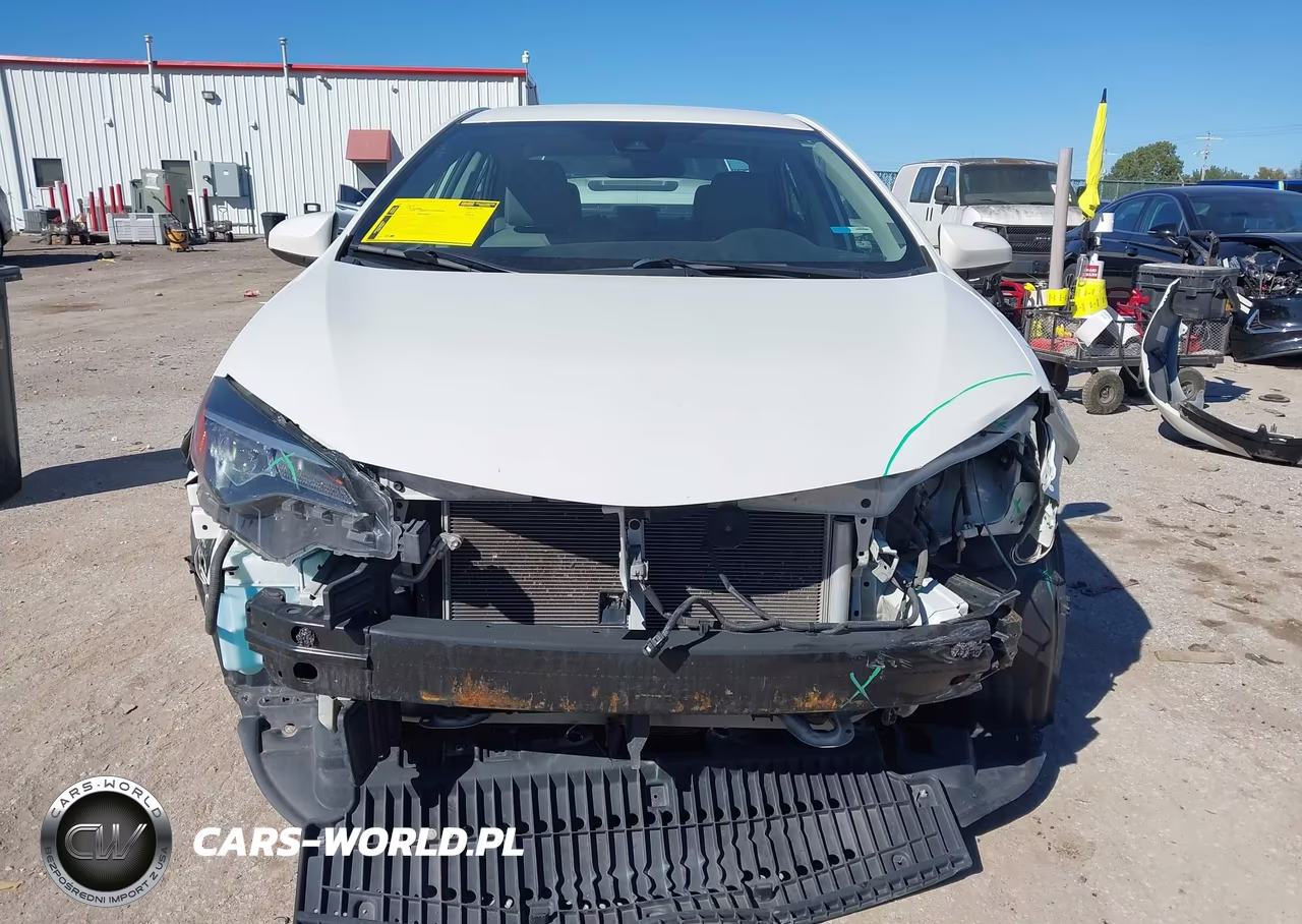 2017 Toyota Corolla Le VIN:5YFBURHE1HP691235 - 13