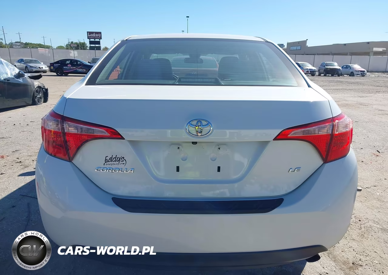 2017 Toyota Corolla Le VIN:5YFBURHE1HP691235 - 17