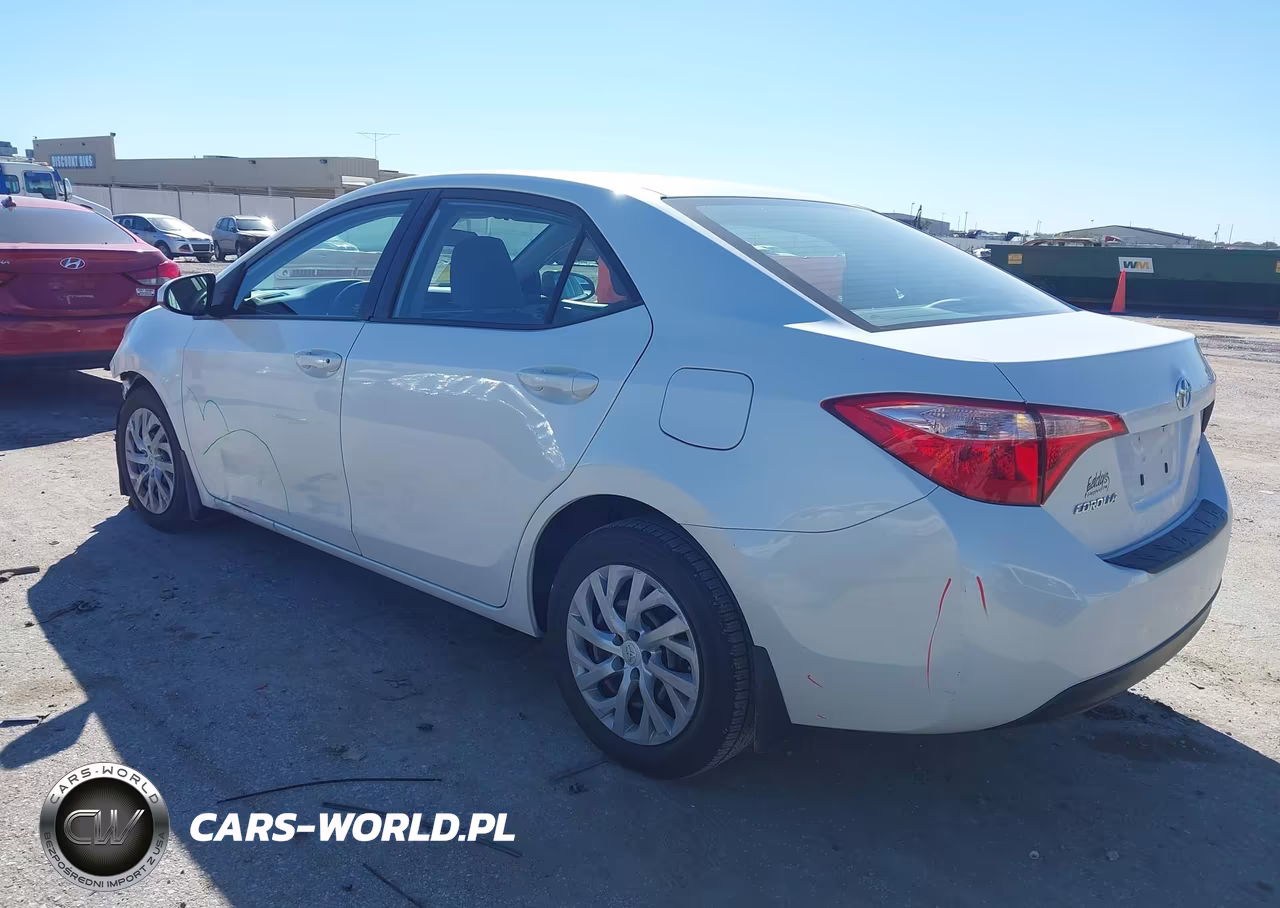 2017 Toyota Corolla Le VIN:5YFBURHE1HP691235 - 3