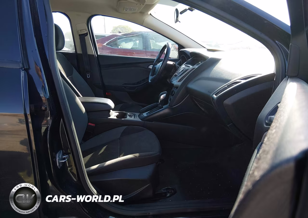 2014 Ford Focus Se VIN:1FADP3F21EL293247 - 5