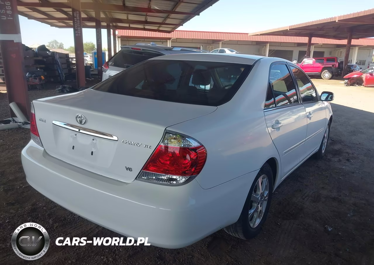 2005 Toyota Camry Xle V6 VIN:4T1BF30K85U618561 - 4