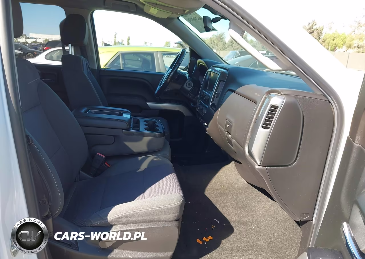 2018 Chevrolet Silverado 1500 2Lt VIN:1GCUKREC7JF153122 - 5