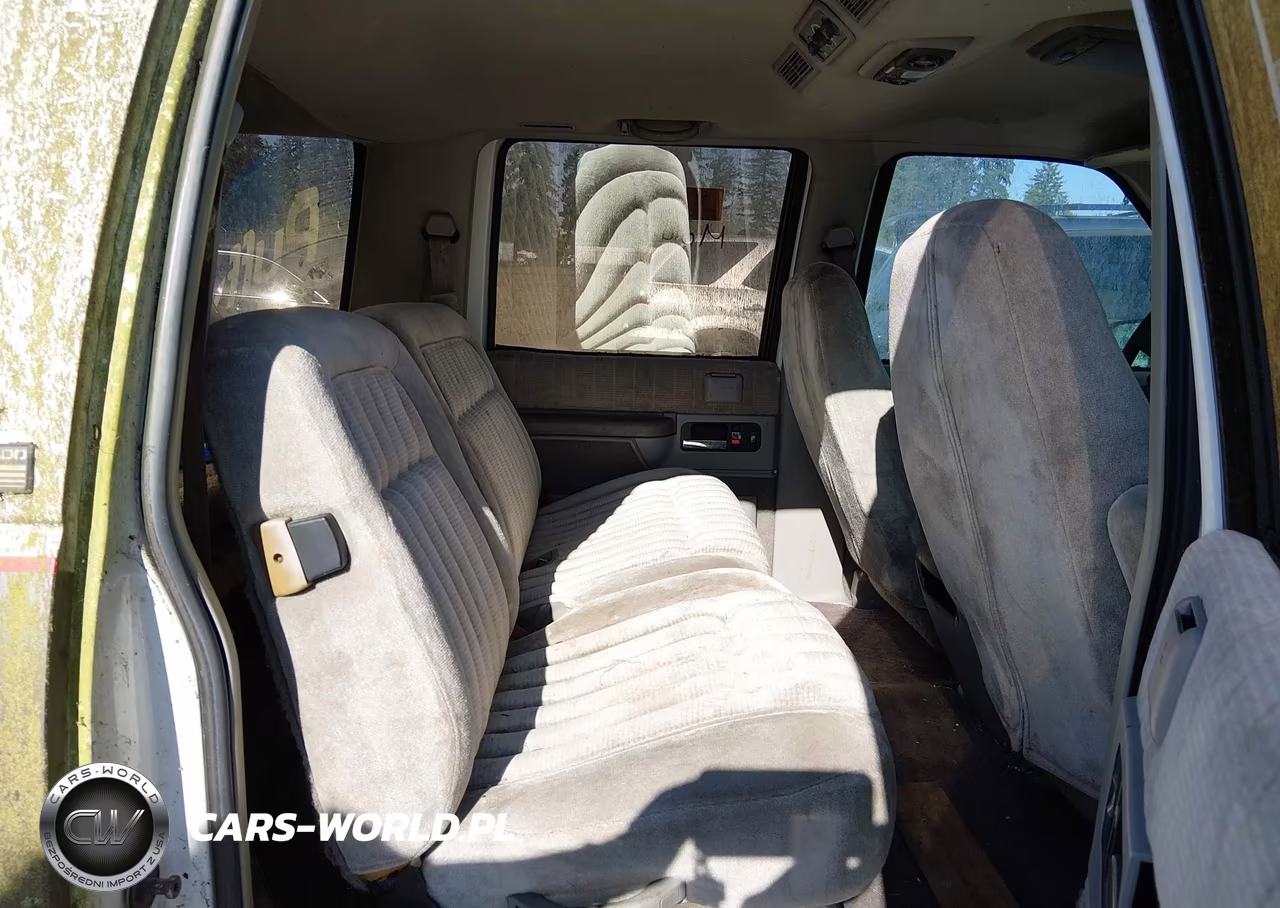 1993 Chevrolet Suburban K1500 VIN:1GNFK16K6PJ370254 - 8