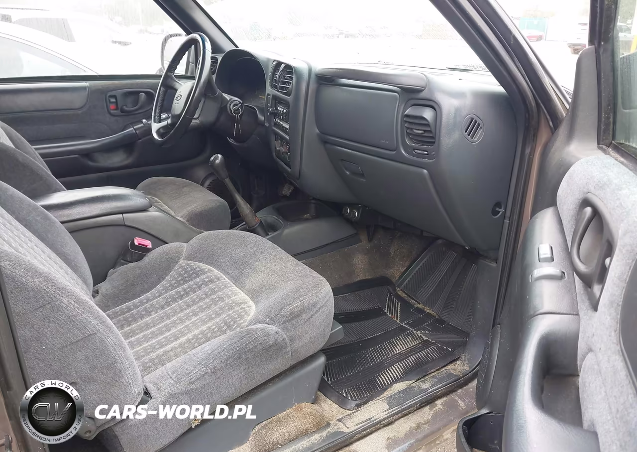 1999 Chevrolet S-10 Ls VIN:1GCCT19W3X8124342 - 5