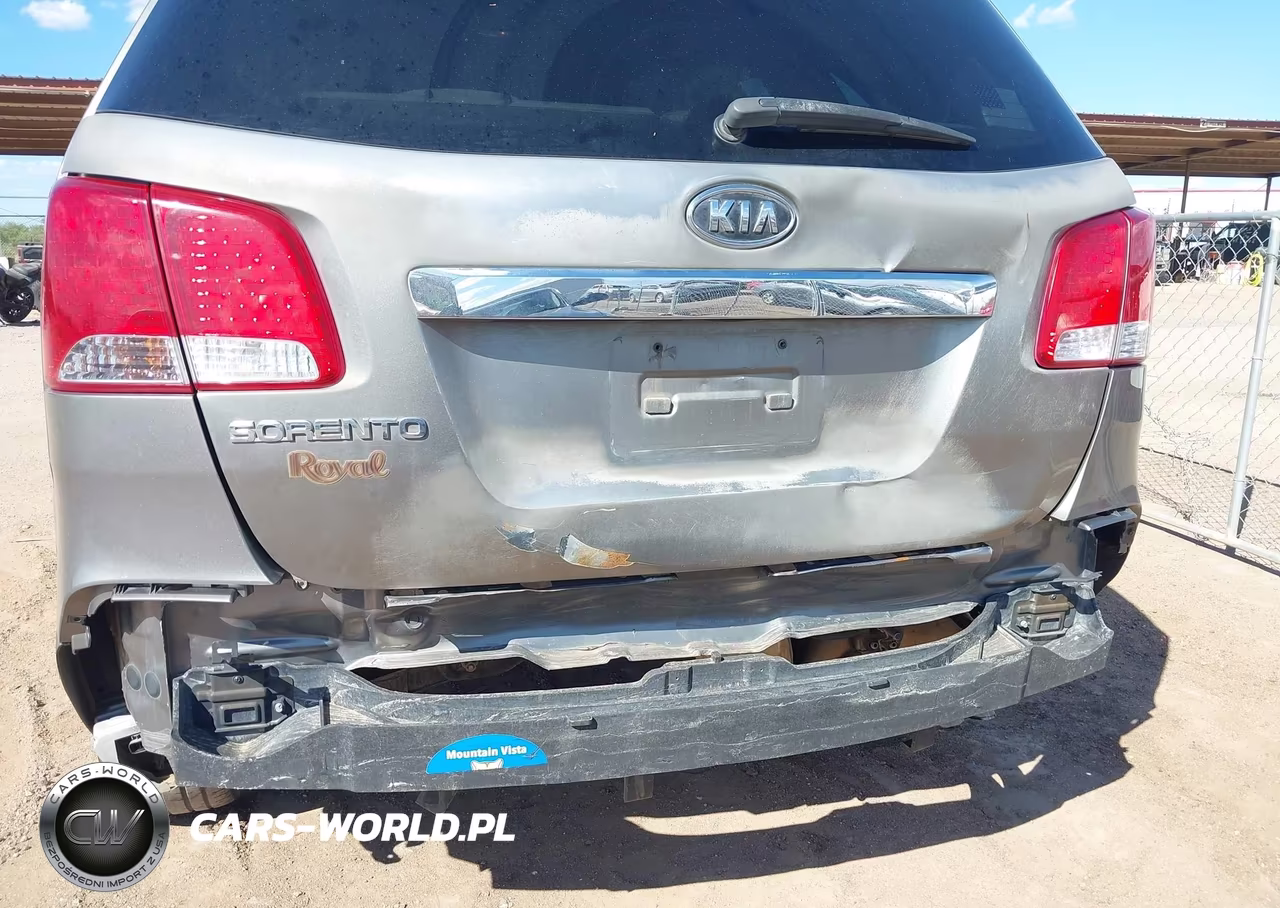2011 Kia Sorento Lx V6 VIN:5XYKT4A29BG047323 - 6