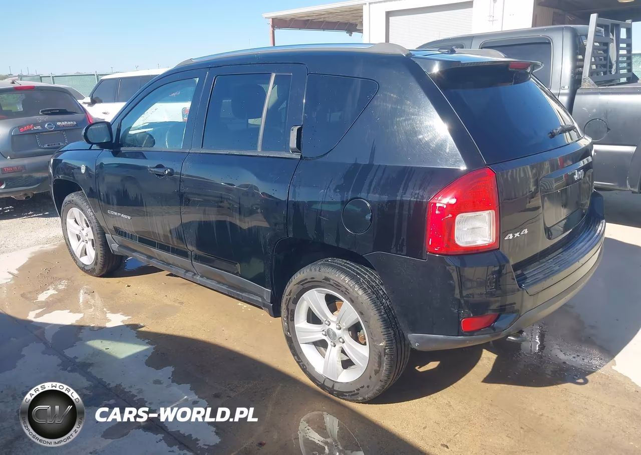 2013 Jeep Compass Latitude VIN:1C4NJDEB6DD168213 - 3