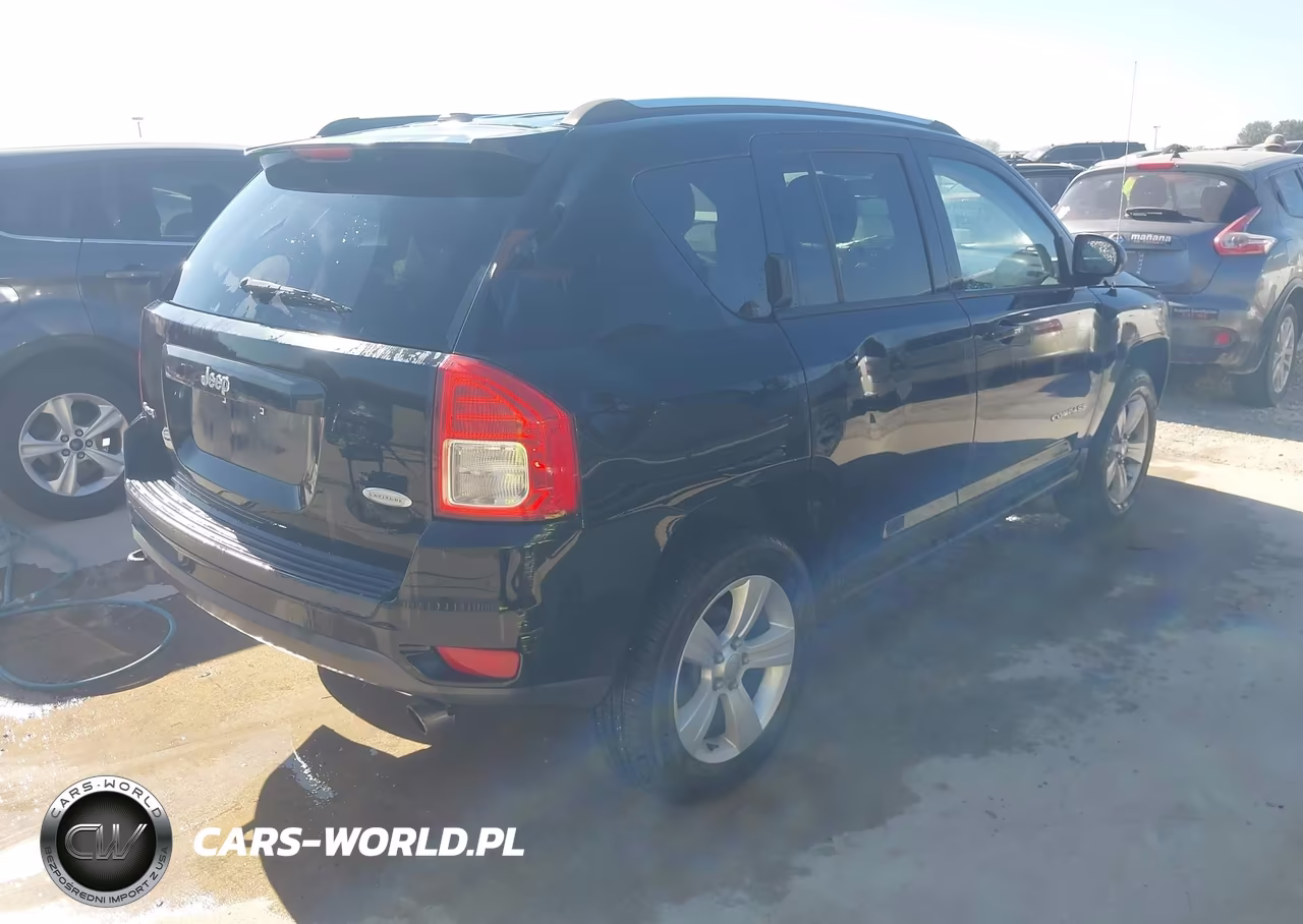 2013 Jeep Compass Latitude VIN:1C4NJDEB6DD168213 - 4