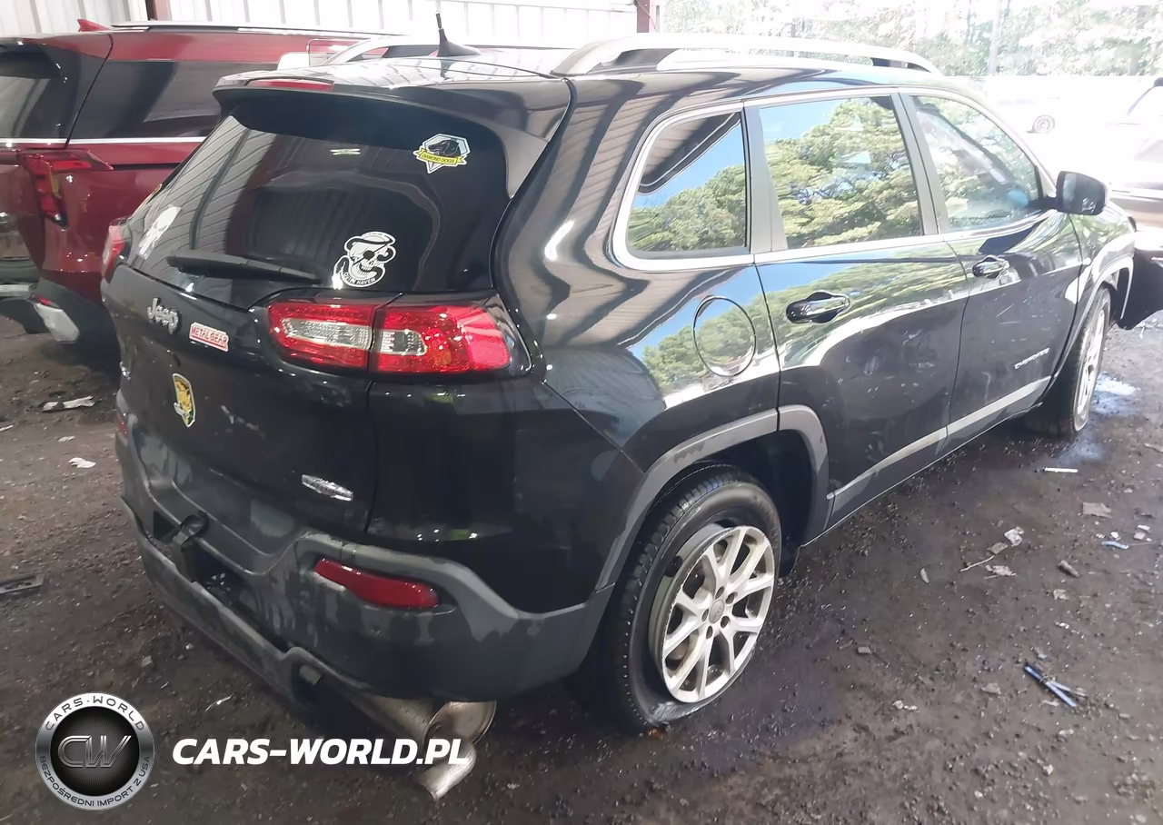 2016 Jeep Cherokee Latitude VIN:1C4PJMCS7GW341967 - 4