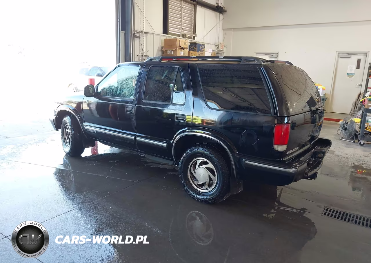 1998 Chevrolet Blazer Lt VIN:1GNDT13W5W2107046 - 3