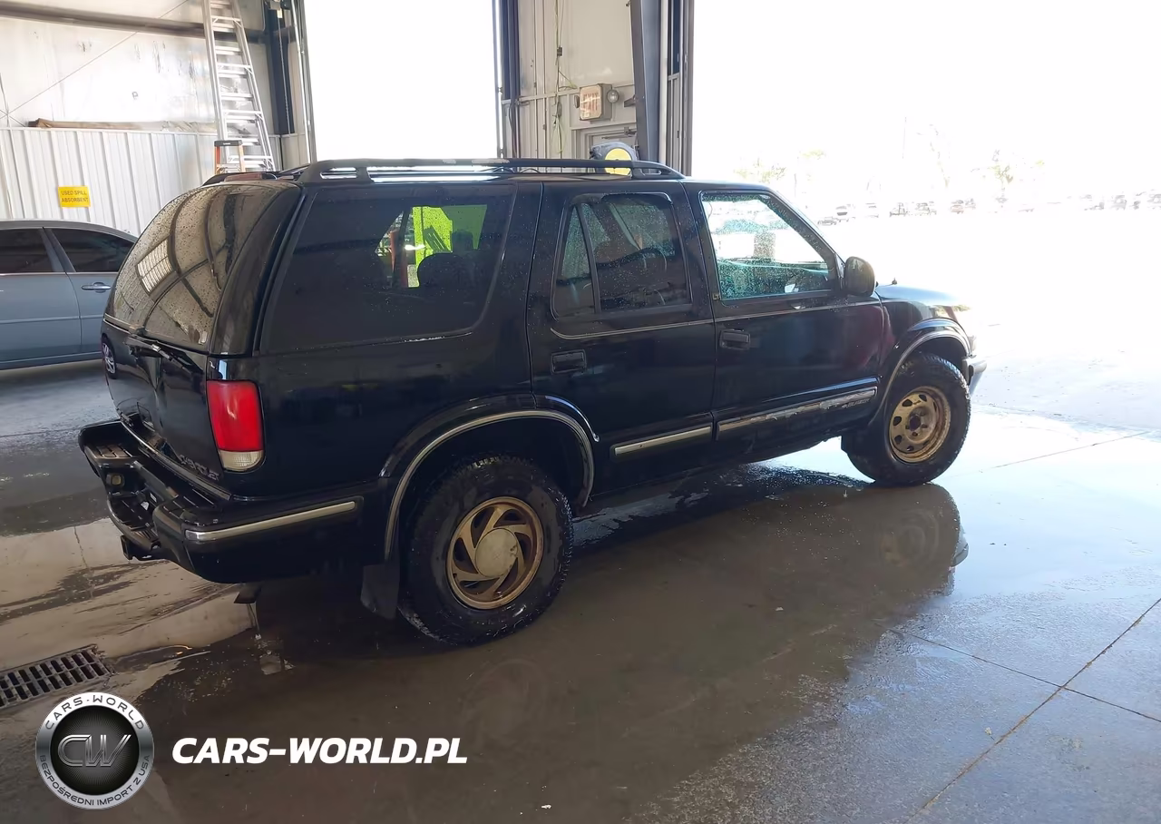 1998 Chevrolet Blazer Lt VIN:1GNDT13W5W2107046 - 4