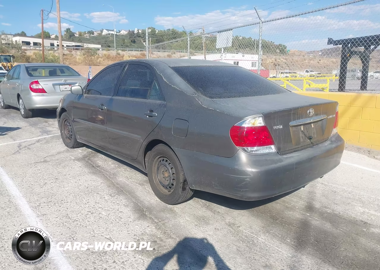 2005 Toyota Camry Le VIN:4T1BE32K65U987337 - 3