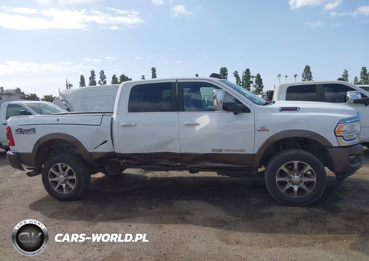 2020 Ram 2500 Laramie Longhorn 4X4 6'4 Box VIN:3C6UR5GL2LG212684 - 14