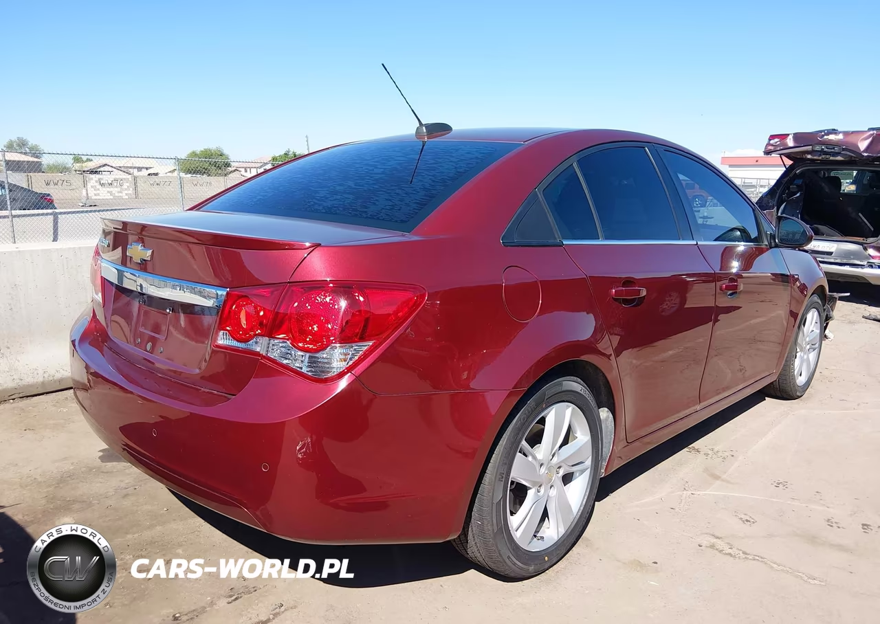 2015 Chevrolet Cruze Diesel VIN:1G1P75SZ3F7276667 - 4