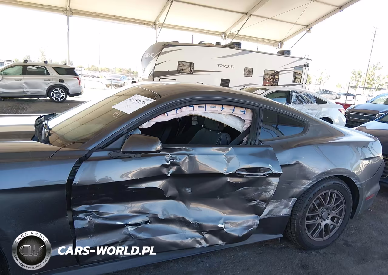 2017 Ford Mustang V6 VIN:1FA6P8AM0H5254186 - 6