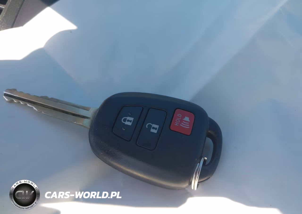 2014 Toyota Prius C One VIN:JTDKDTB37E1575168 - 11