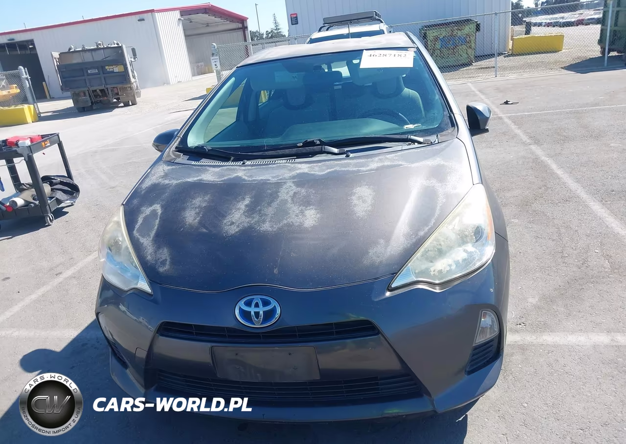 2014 Toyota Prius C One VIN:JTDKDTB37E1575168 - 12