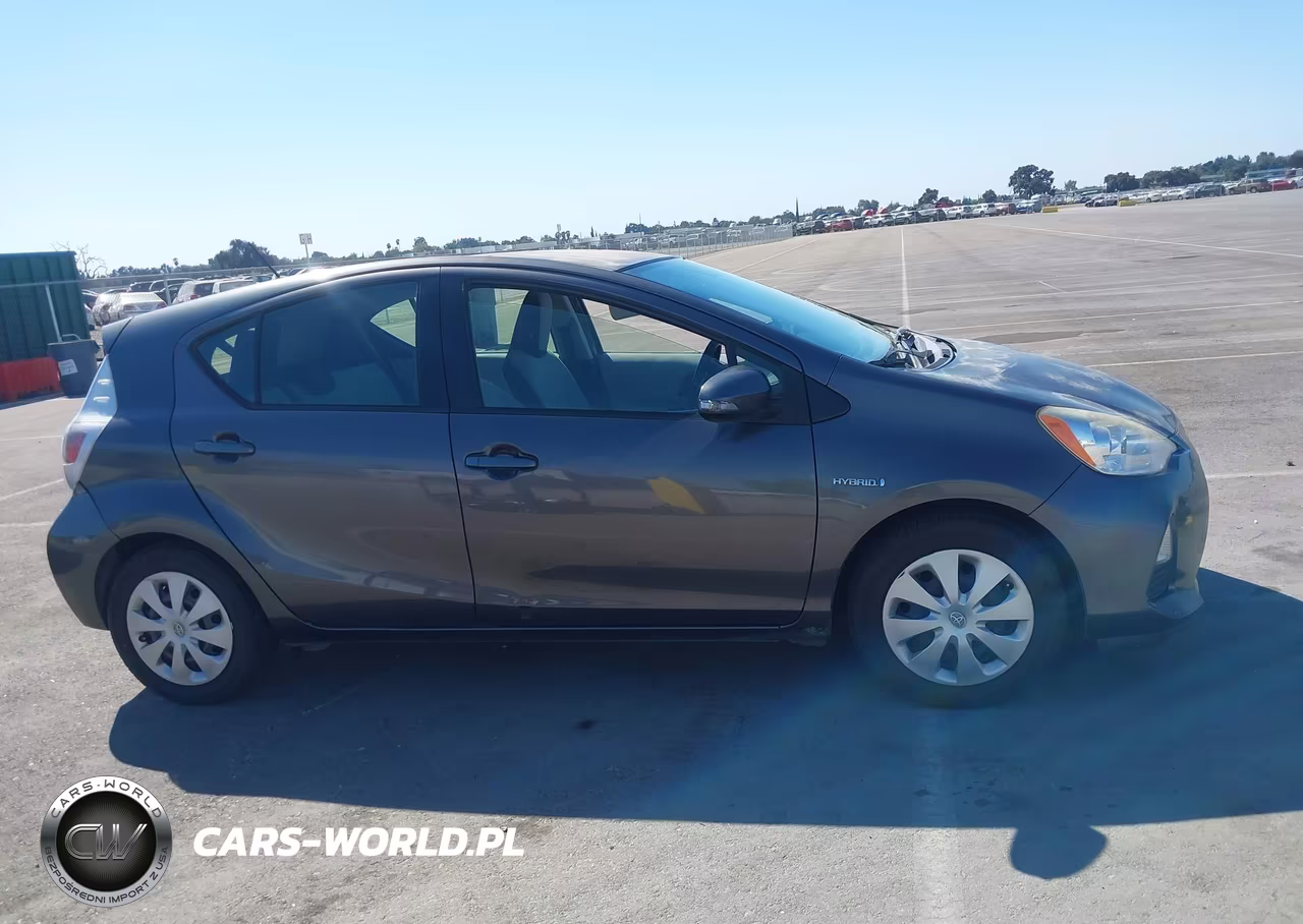 2014 Toyota Prius C One VIN:JTDKDTB37E1575168 - 13
