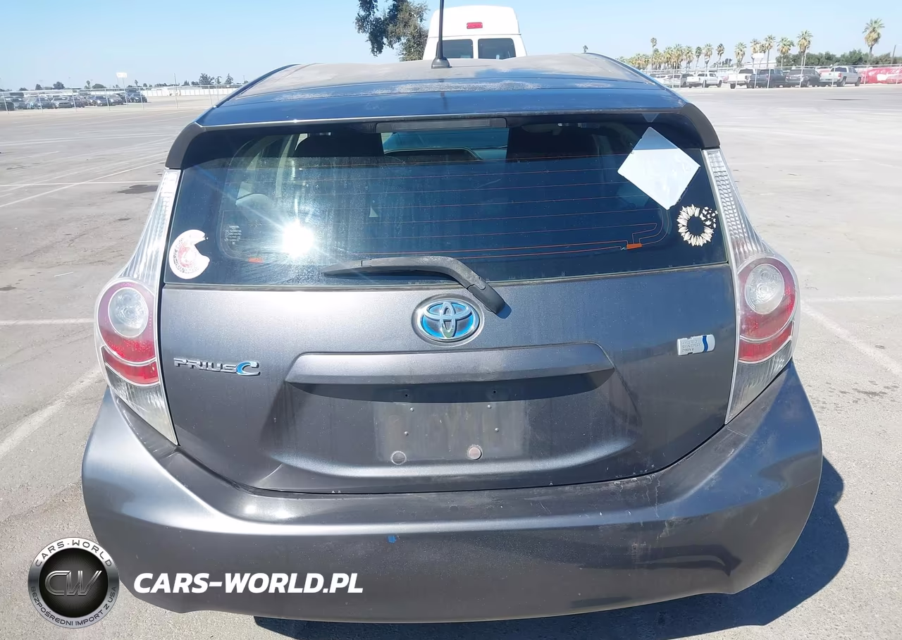 2014 Toyota Prius C One VIN:JTDKDTB37E1575168 - 16