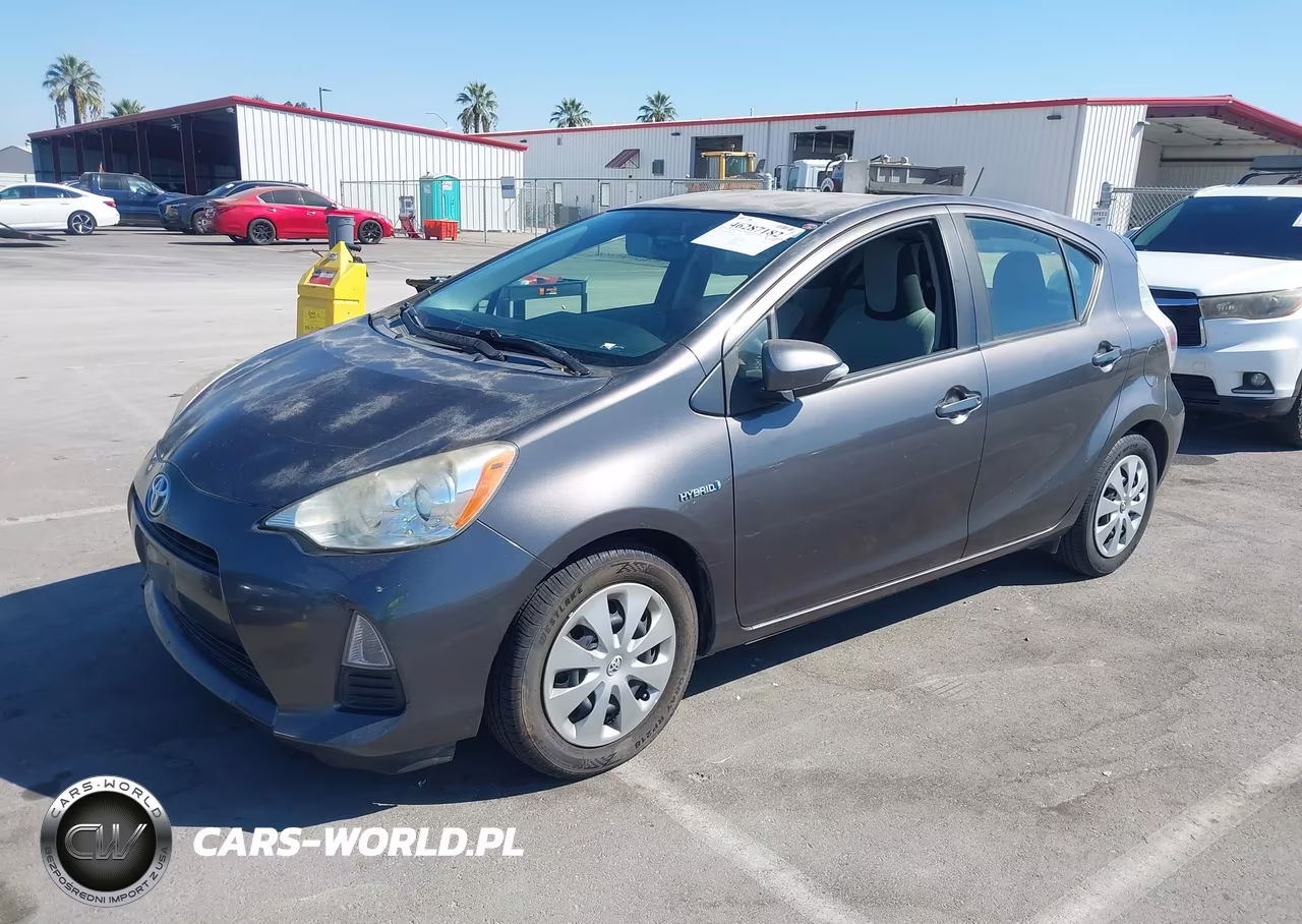 2014 Toyota Prius C One VIN:JTDKDTB37E1575168 - 2