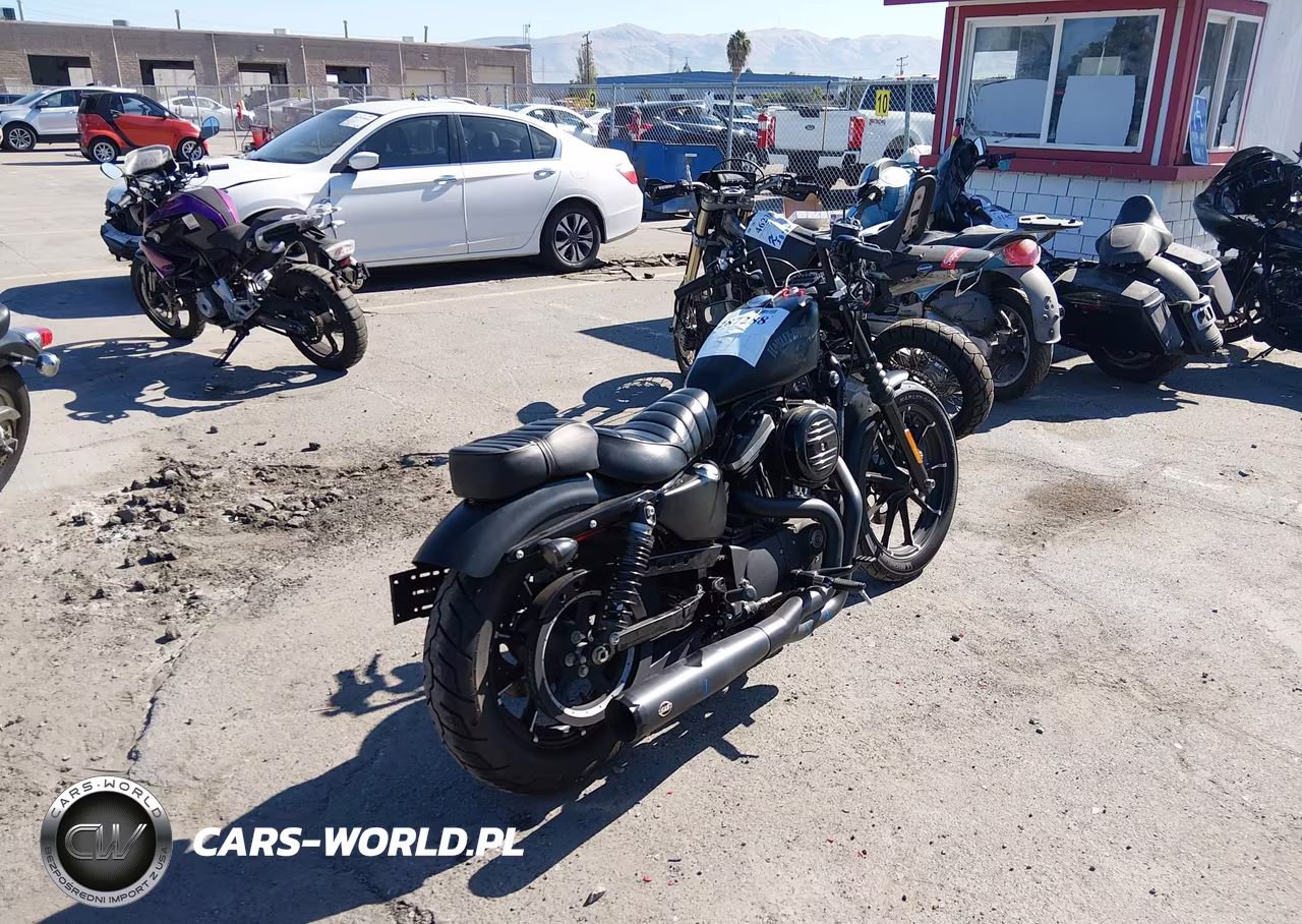 2017 Harley-Davidson Xl883 Iron 883 VIN:1HD4LE230HC434103 - 4
