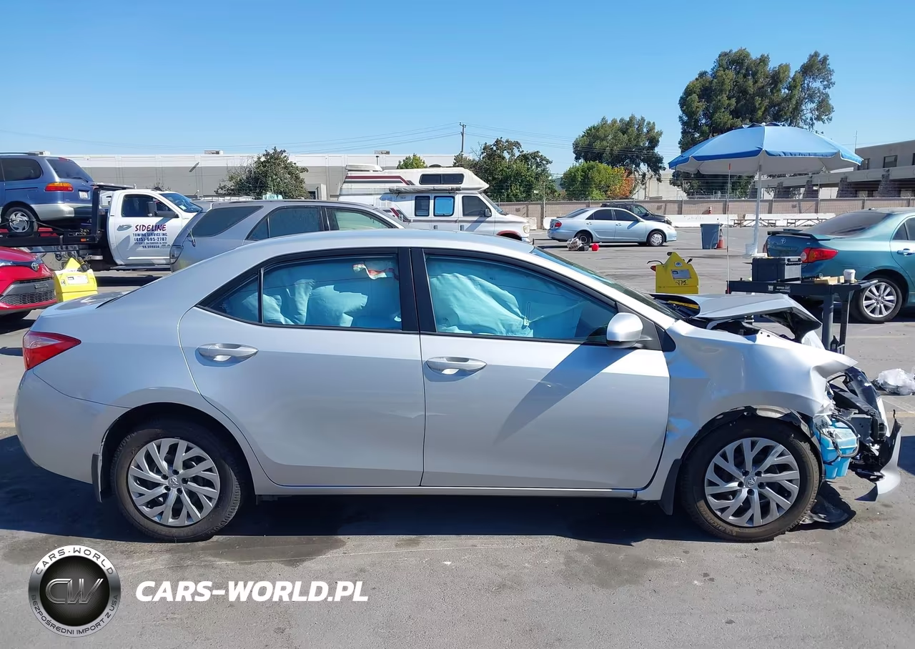 2017 Toyota Corolla Le VIN:2T1BURHE8HC808213 - 14