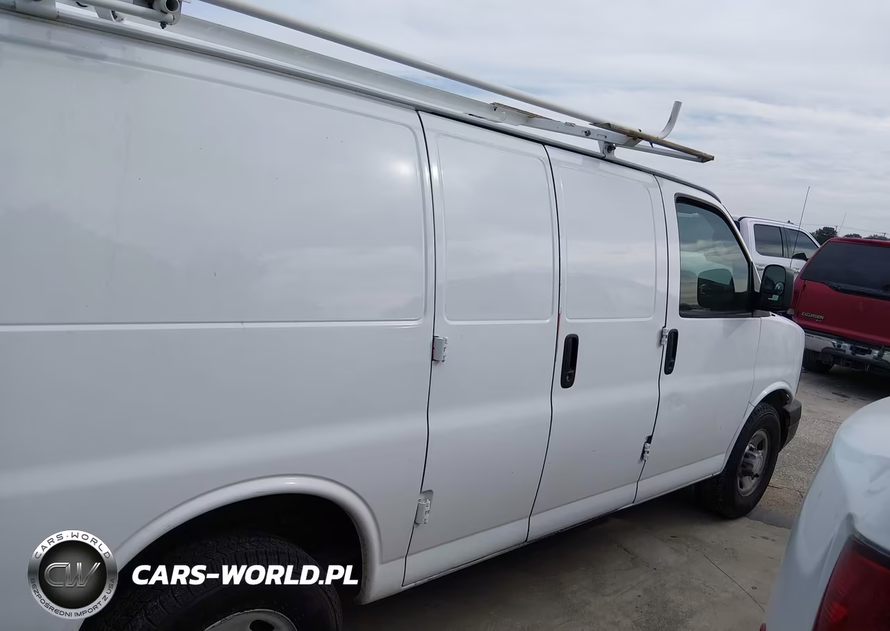 2015 Chevrolet Express 2500 Work Van VIN:1GCWGFCF6F1272063 - 14