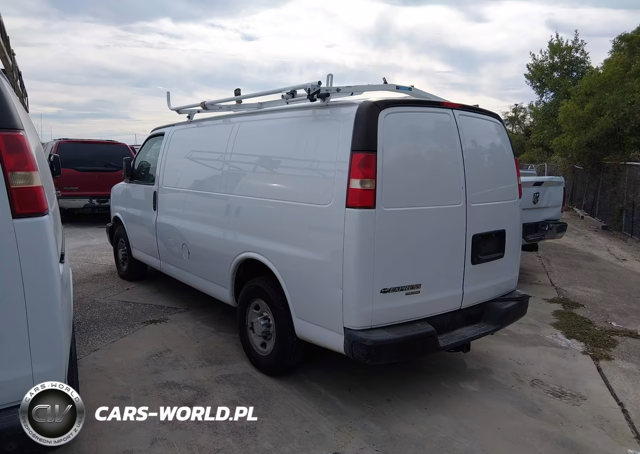 2015 Chevrolet Express 2500 Work Van VIN:1GCWGFCF6F1272063 - 3