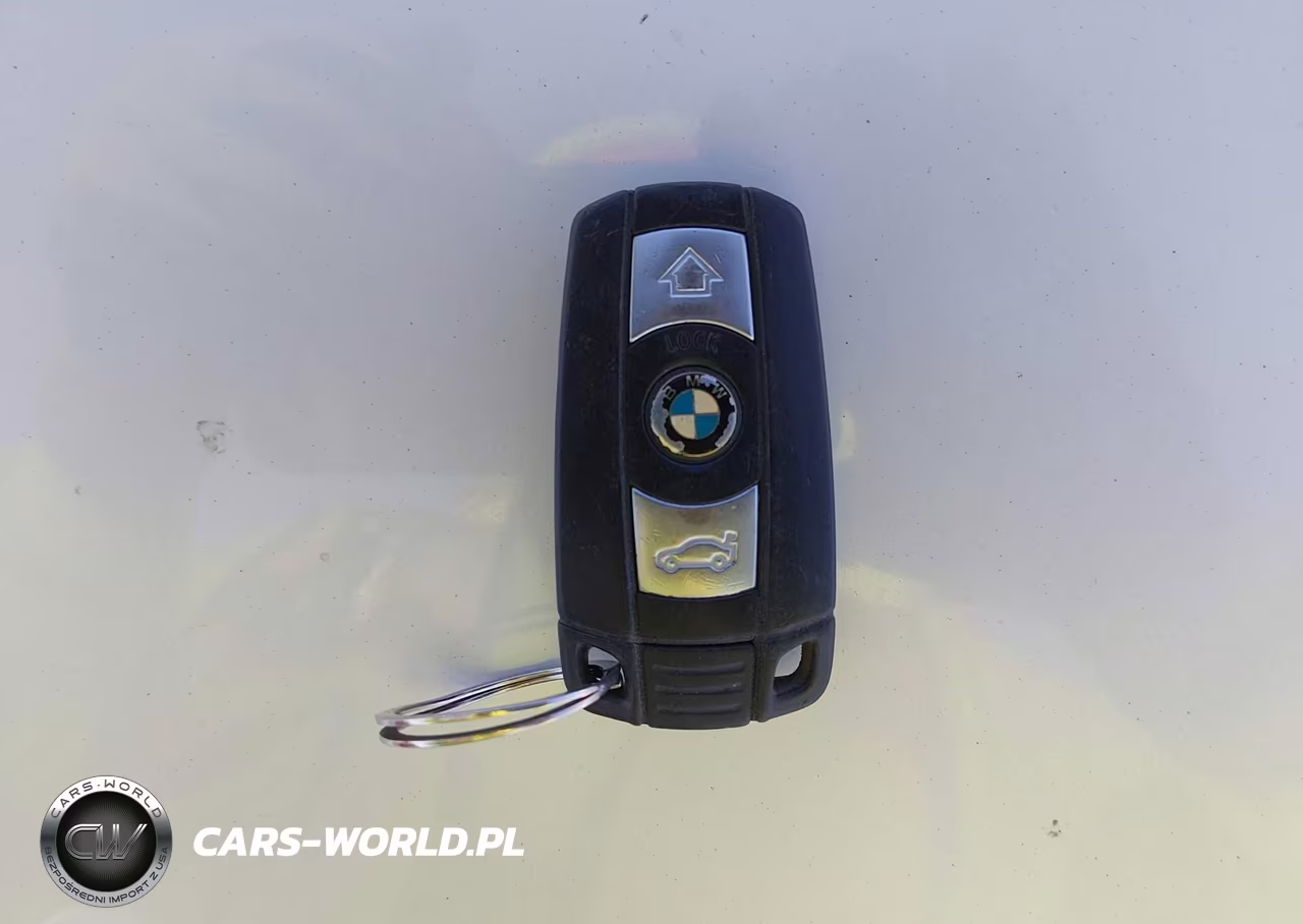 BMW 328I VIN:WBAKE5C53BE755418 - 11
