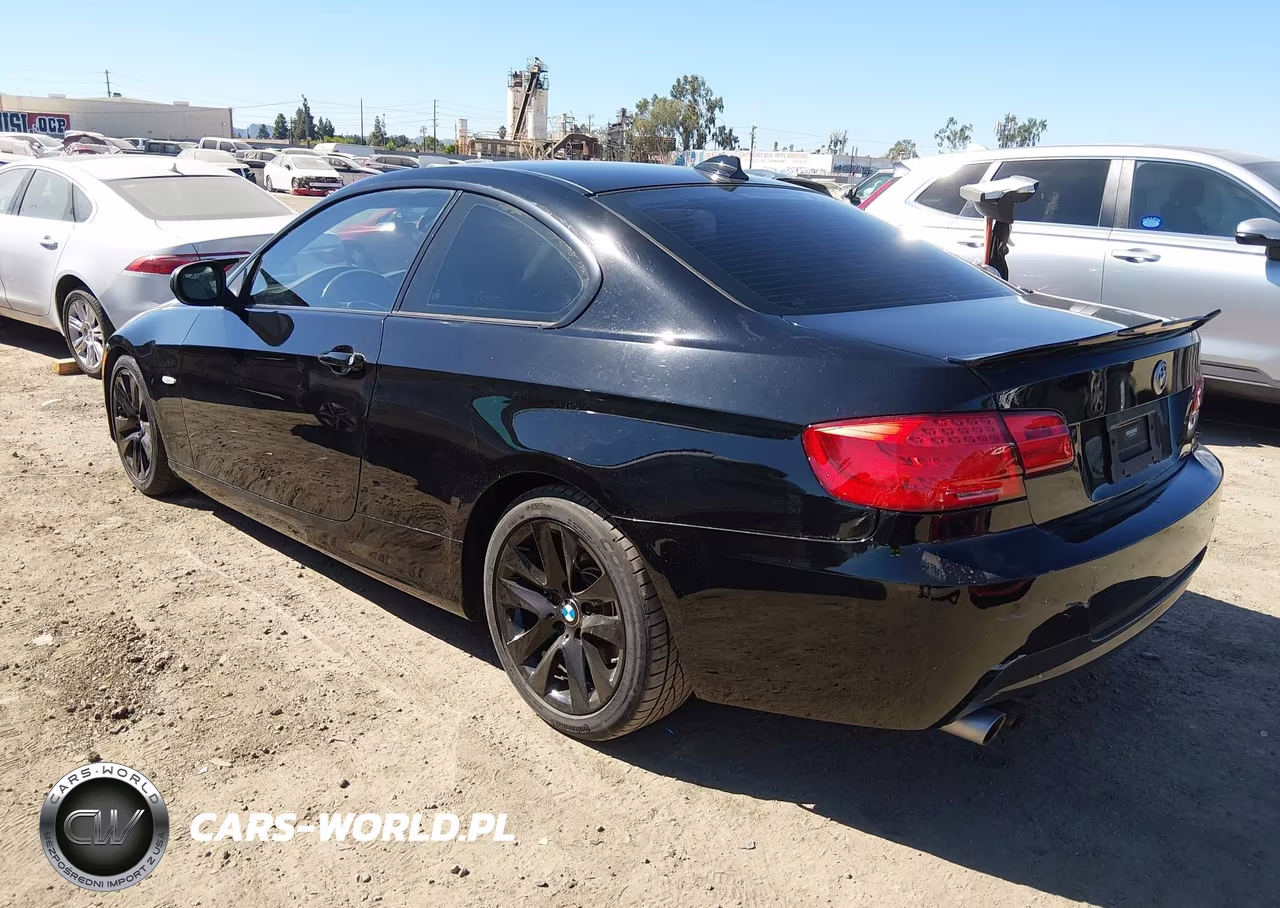 BMW 328I VIN:WBAKE5C53BE755418 - 3