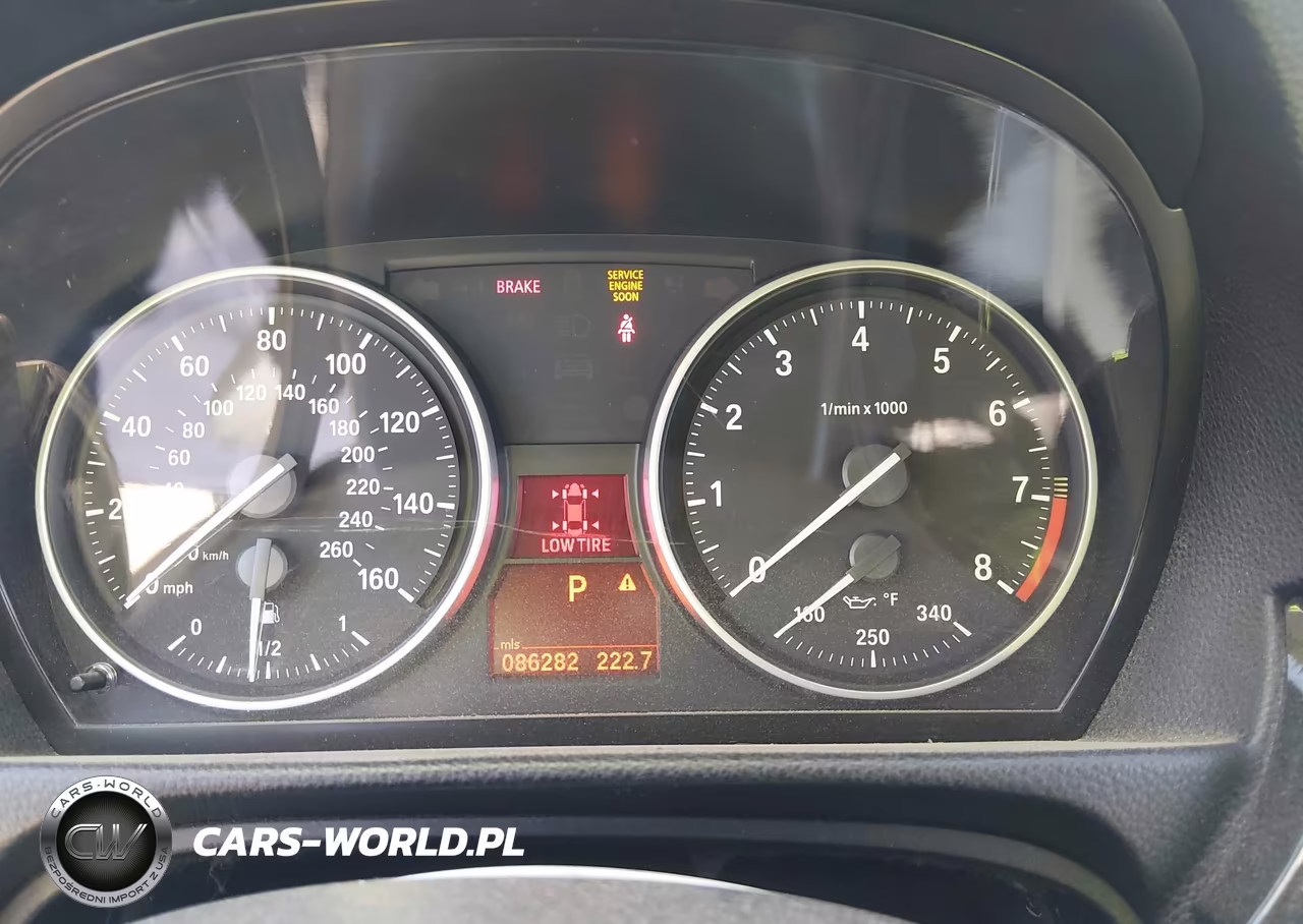 BMW 328I VIN:WBAKE5C53BE755418 - 7