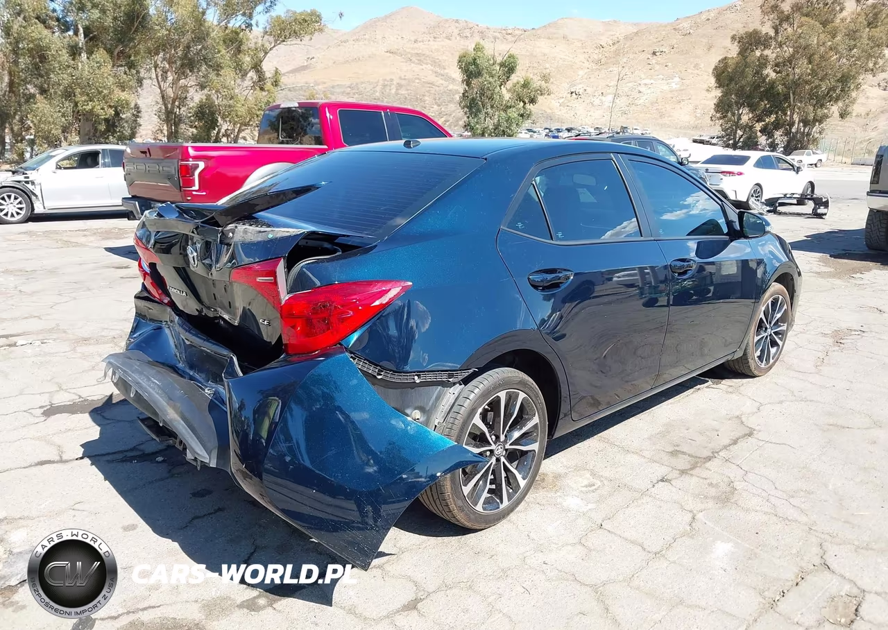 2018 Toyota Corolla Se VIN:5YFBURHE7JP792429 - 4