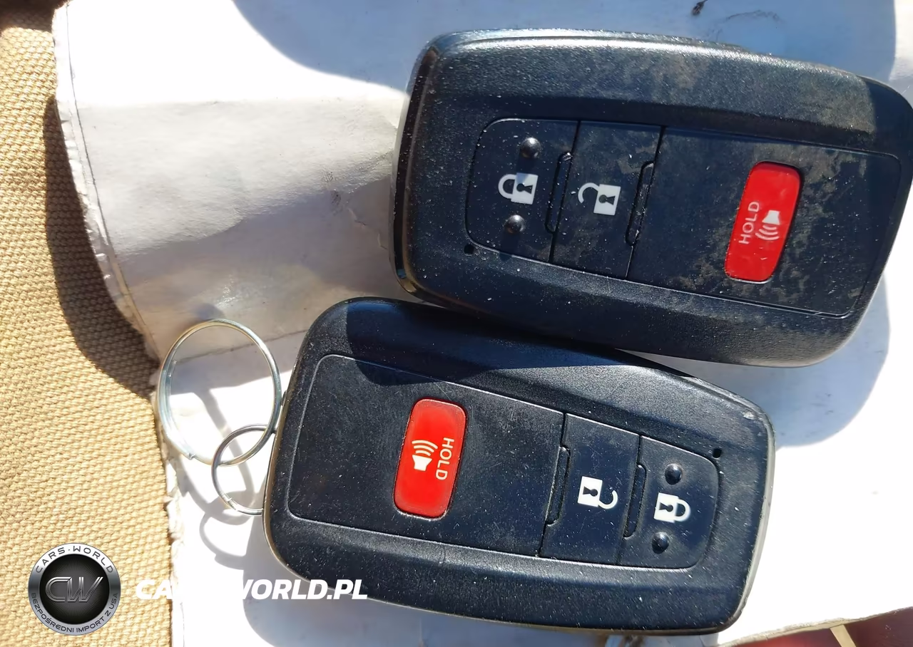 2019 Toyota Prius Le VIN:JTDL9RFU3K3001176 - 11